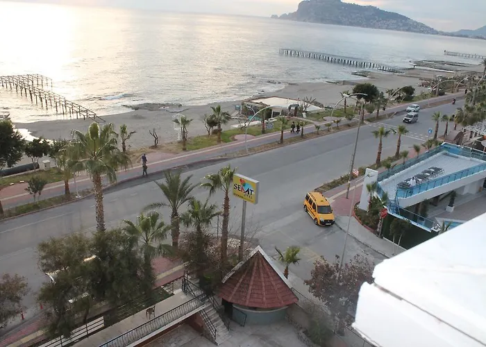 Semt Luna ホテル 2*